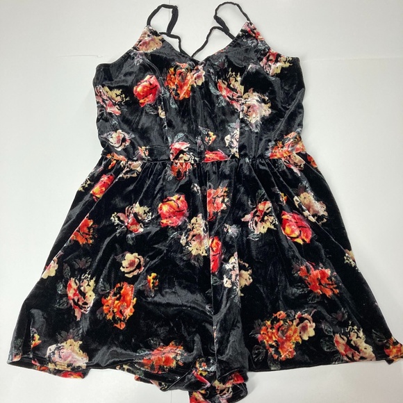 Xhilaration Dresses & Skirts - Floral Romper